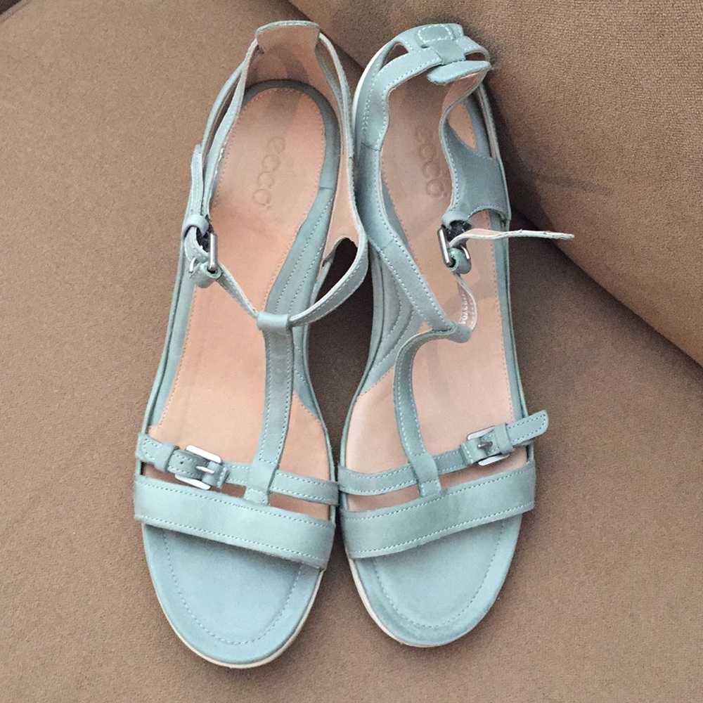 ECCO light green T ankle strap sandal/heels. 42